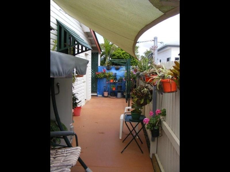 240 Wave Avenue, Urraween QLD 4655