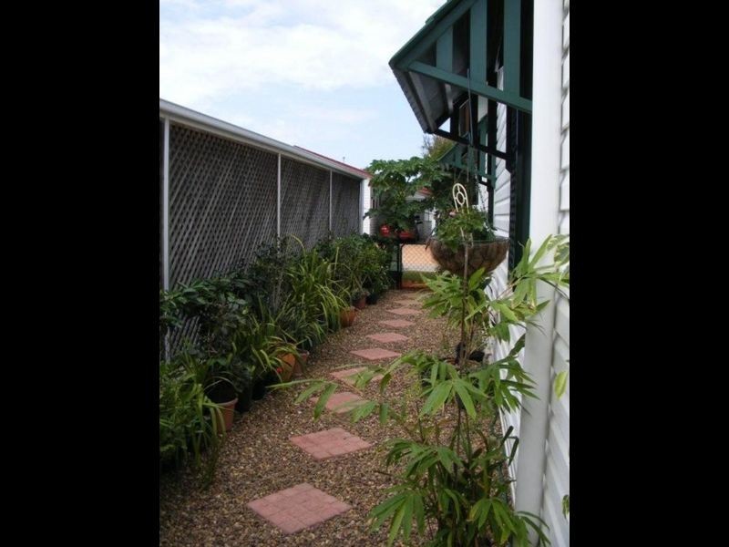 240 Wave Avenue, Urraween QLD 4655