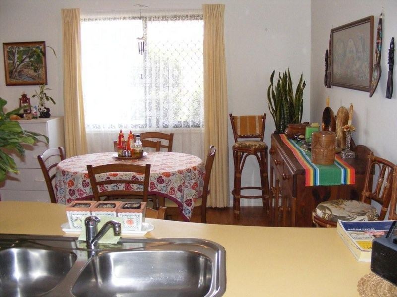 240 Wave Avenue, Urraween QLD 4655