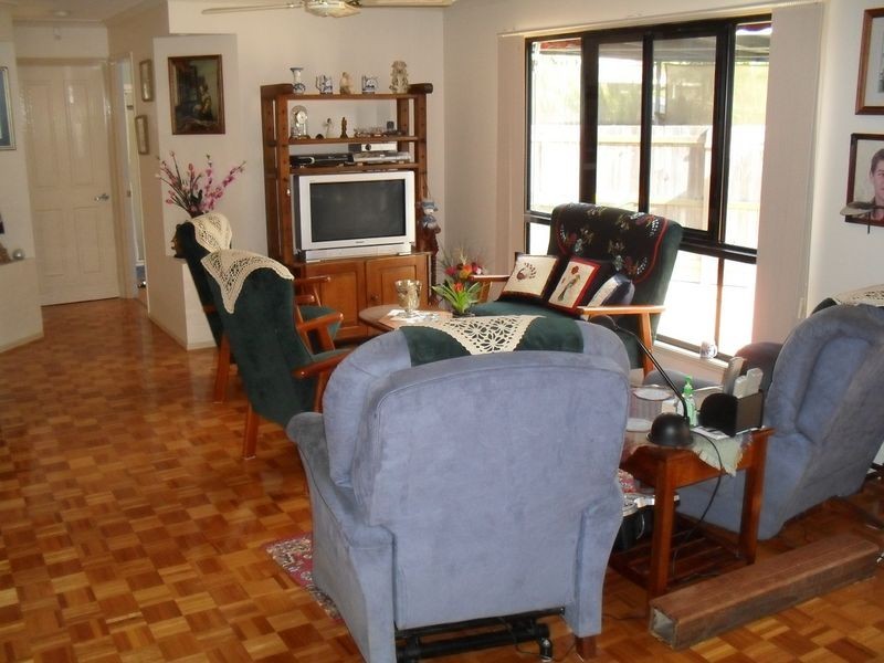 8 Shoreline Court, Urangan QLD 4655