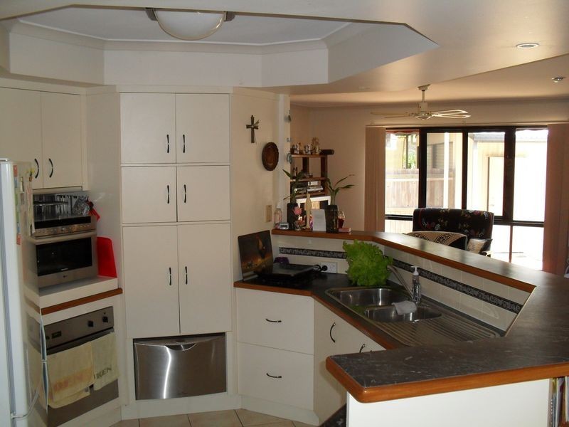 8 Shoreline Court, Urangan QLD 4655