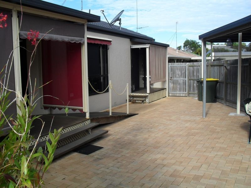 8 Shoreline Court, Urangan QLD 4655