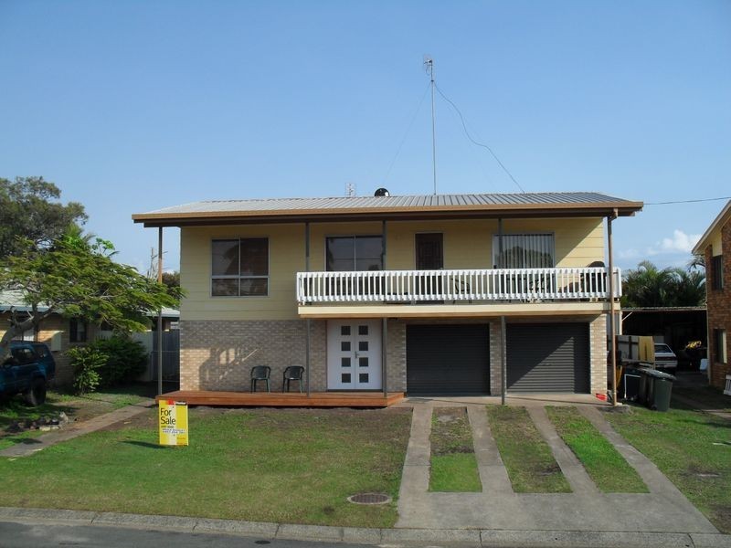 25 Limpus Street, Urangan QLD 4655