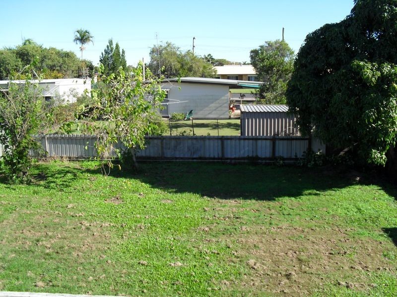 25 Limpus Street, Urangan QLD 4655