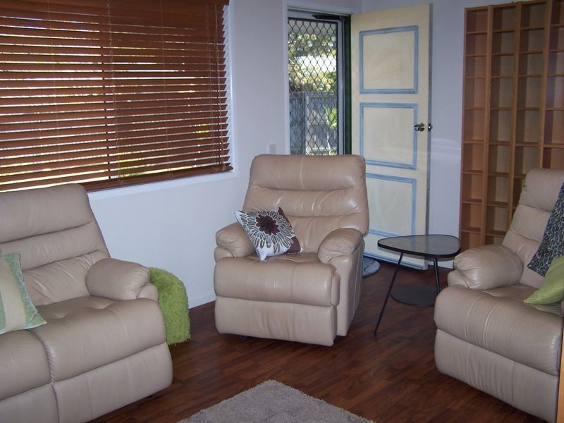 4 Par Court, Urraween QLD 4655