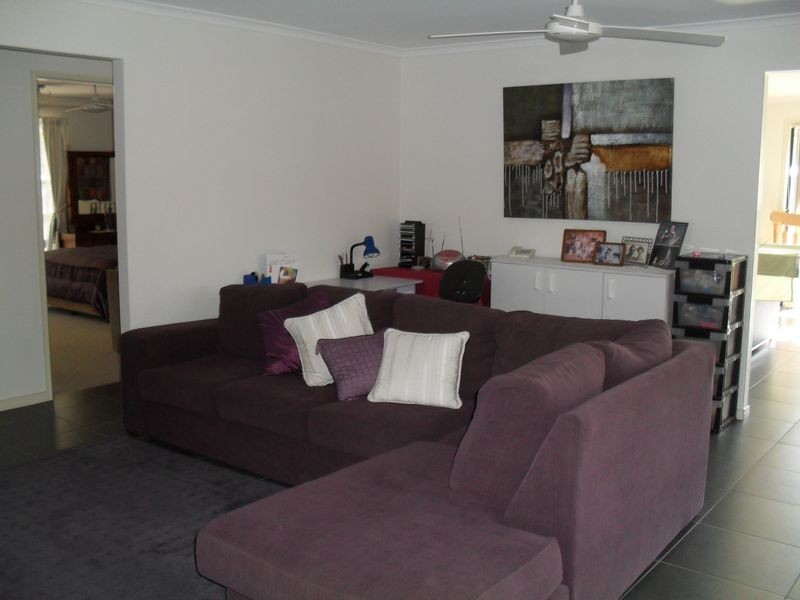 128 Garden Drive, Urangan QLD 4655