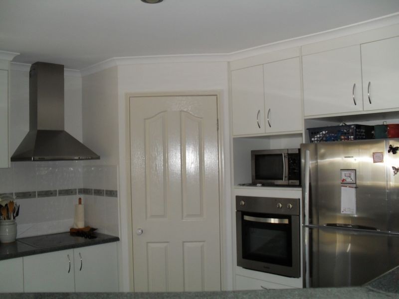 128 Garden Drive, Urangan QLD 4655