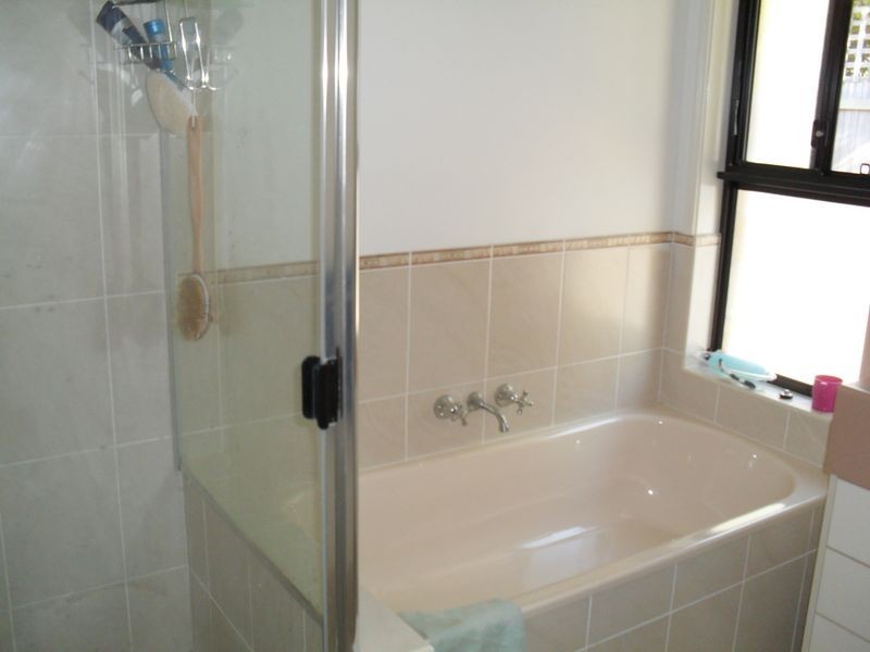 128 Garden Drive, Urangan QLD 4655