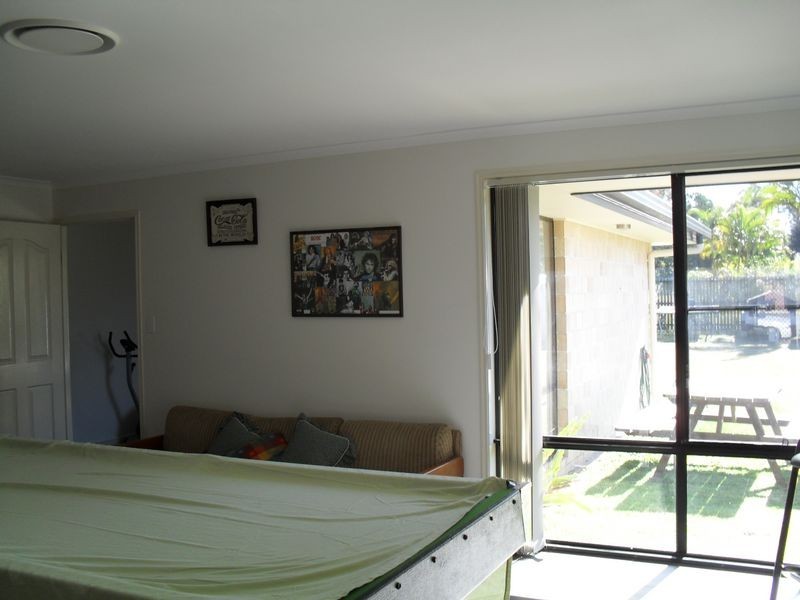 128 Garden Drive, Urangan QLD 4655