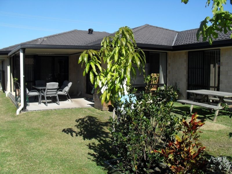 128 Garden Drive, Urangan QLD 4655