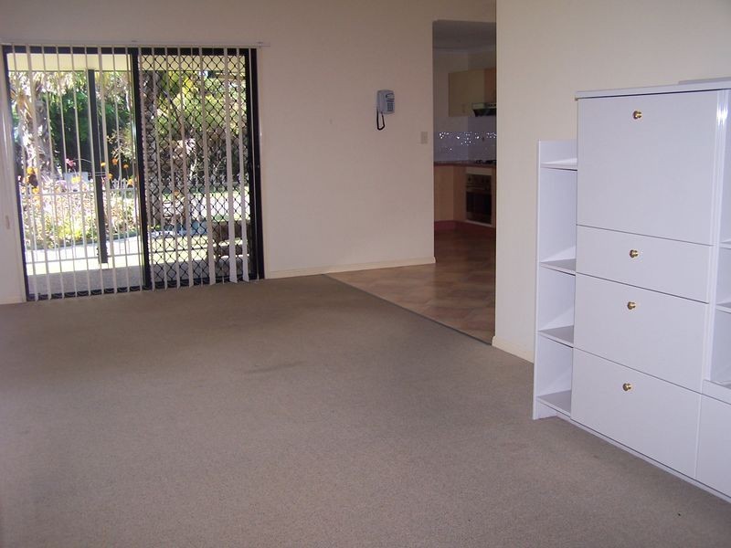 5 Skinner Crescent, Urangan QLD 4655