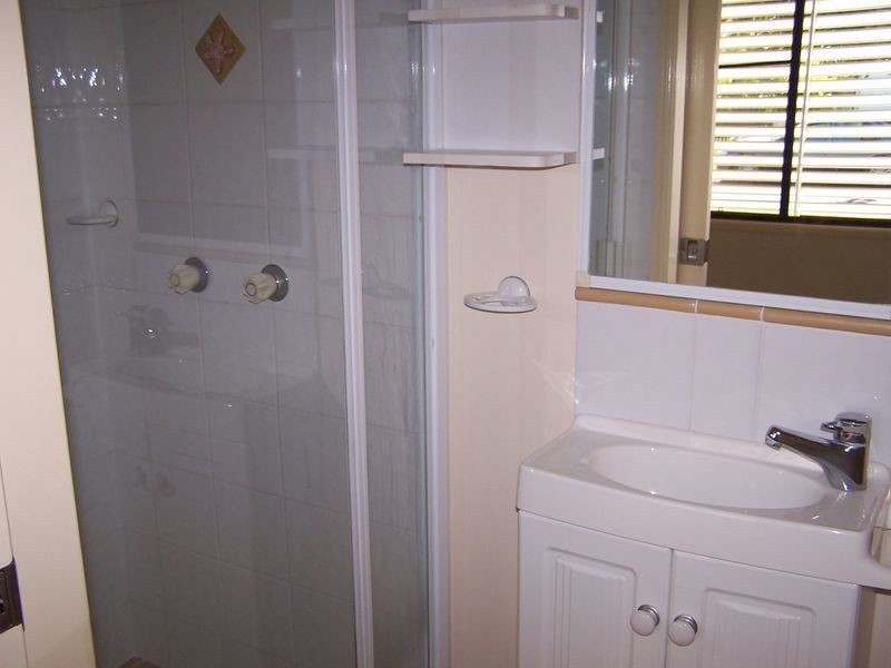 5 Skinner Crescent, Urangan QLD 4655