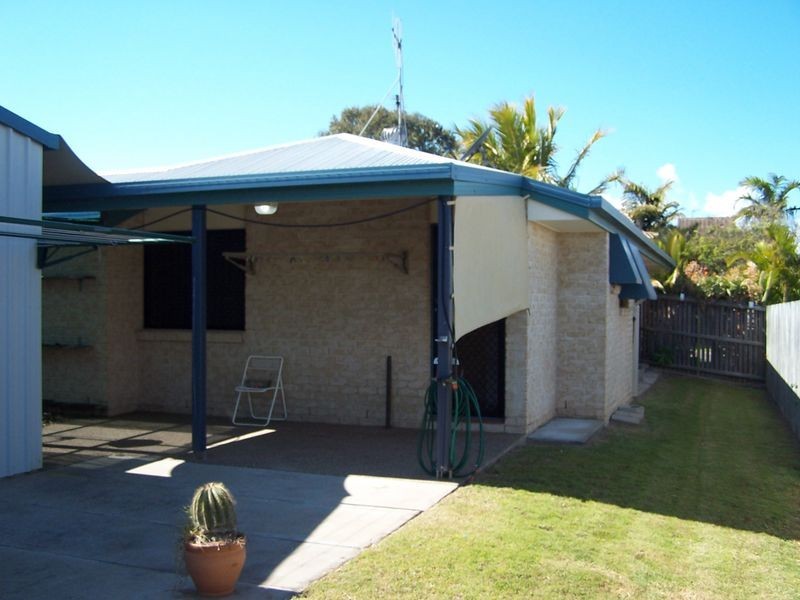 5 Skinner Crescent, Urangan QLD 4655