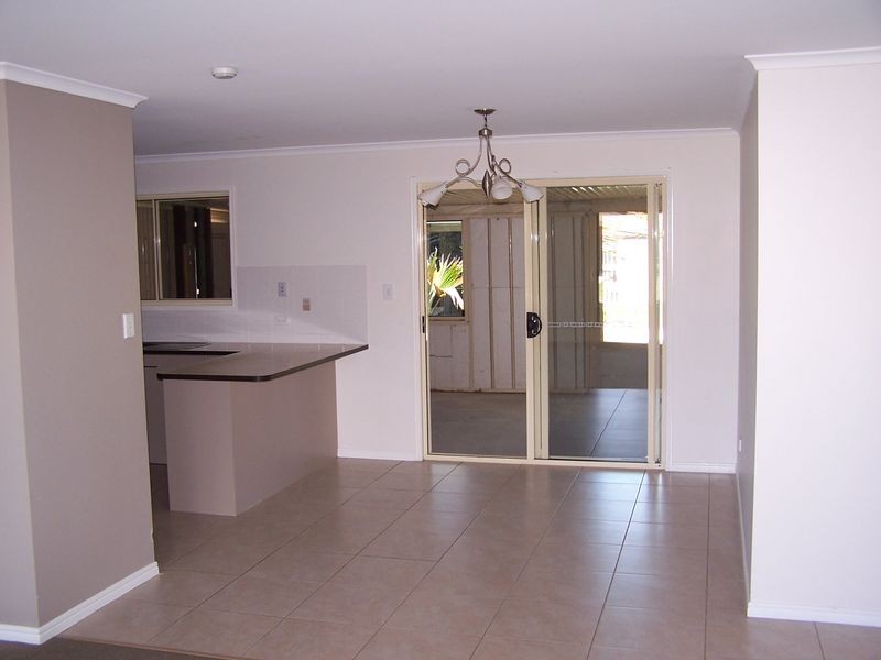 25 Joselyn Dr, Point Vernon QLD 4655