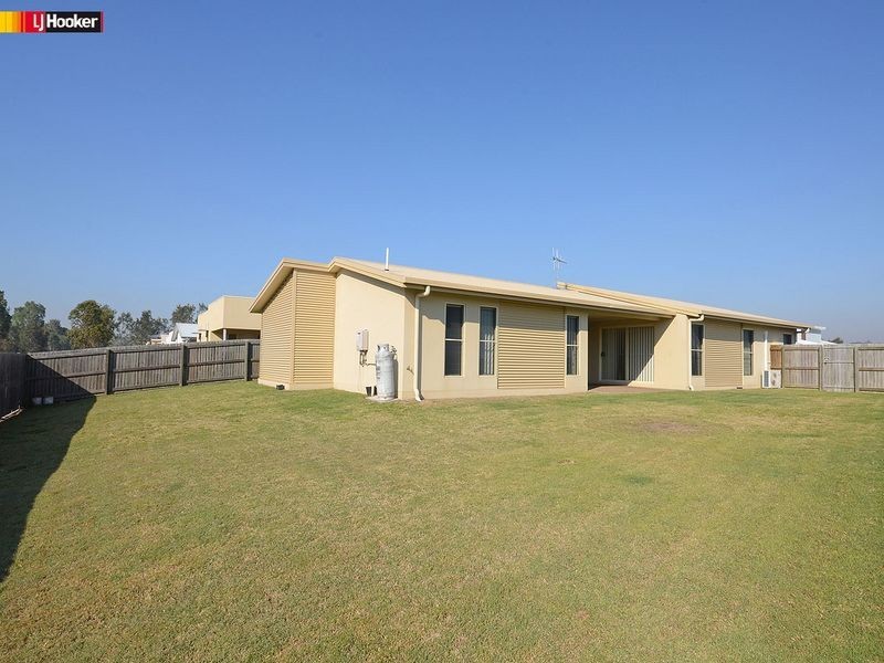 8 Swan View Court, Toogoom QLD 4655