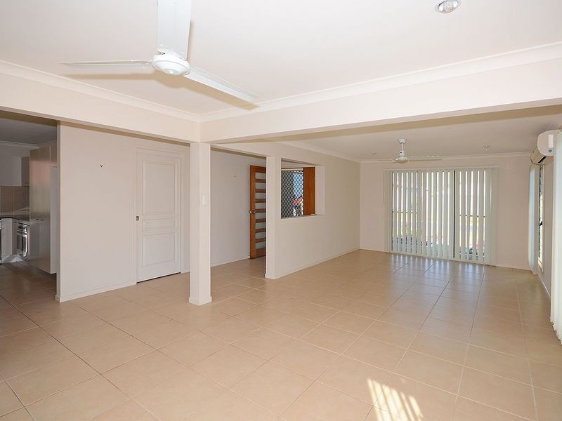 8 Swan View Court, Toogoom QLD 4655