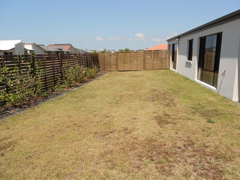 1 Fishburn Way, Eli Waters QLD 4655