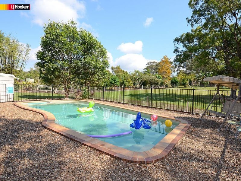 33 Sandrabarbara Drive, Booral QLD 4655