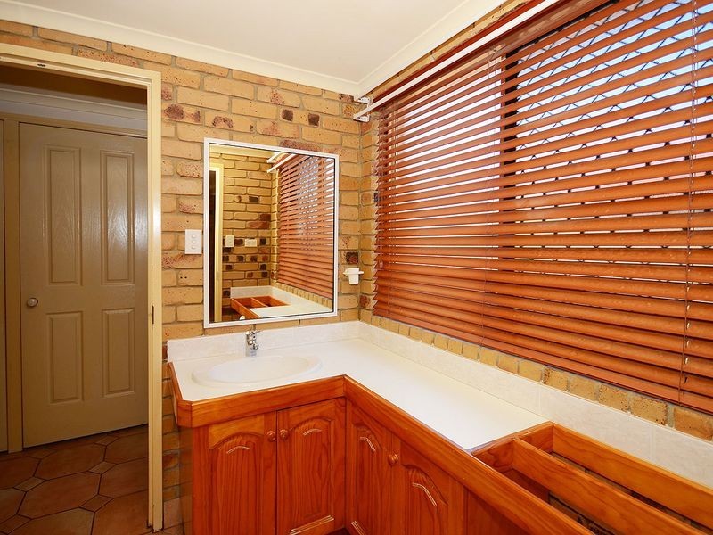 28 Aimee Drive, Urangan QLD 4655