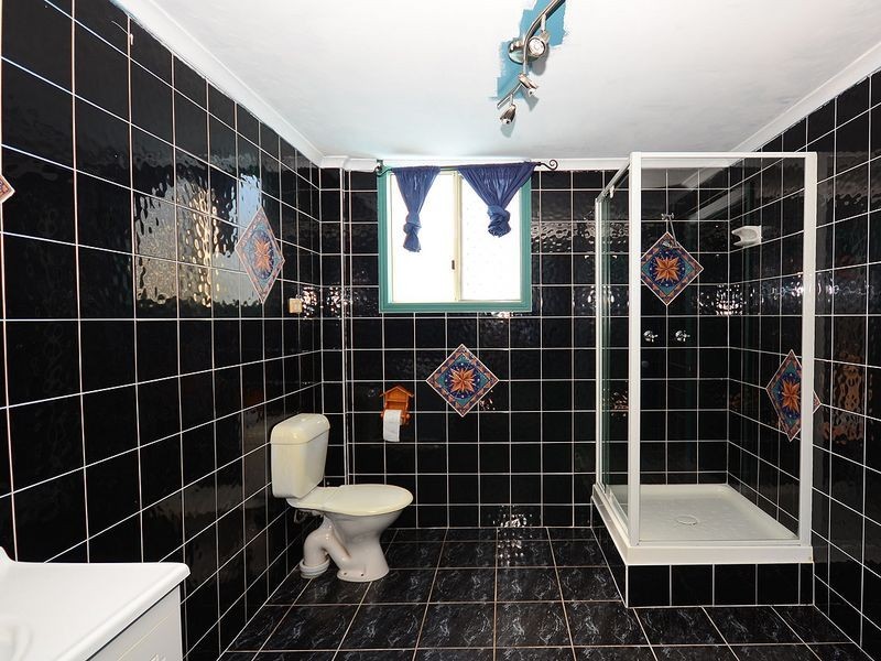 28 Aimee Drive, Urangan QLD 4655
