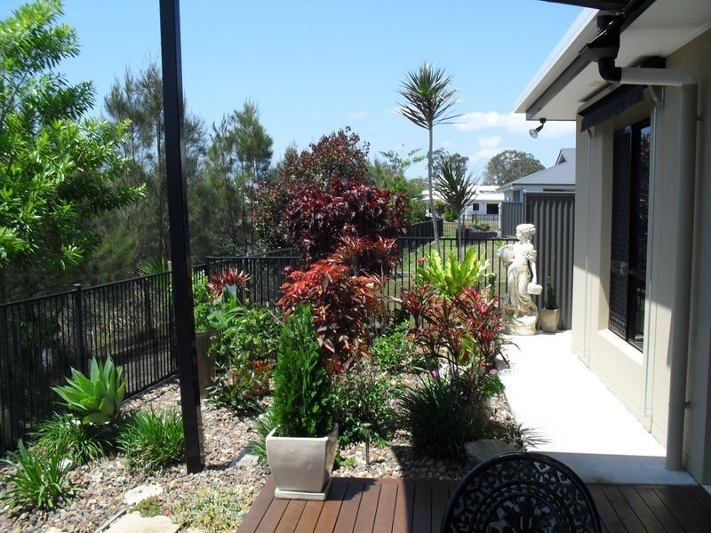 11 Harmony Ave, Urraween QLD 4655