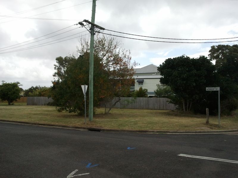 39 Miller Street, Urangan QLD 4655