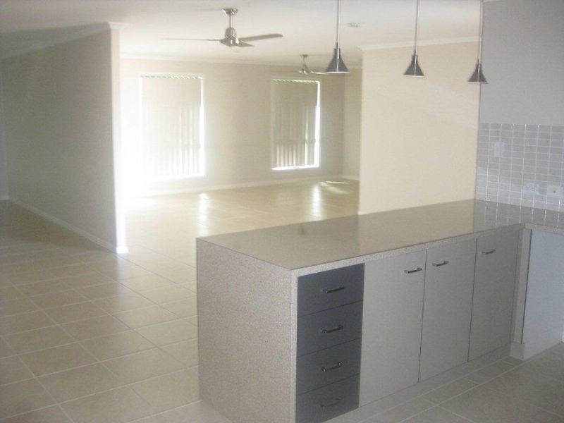 39 Archer Drive, Point Vernon QLD 4655