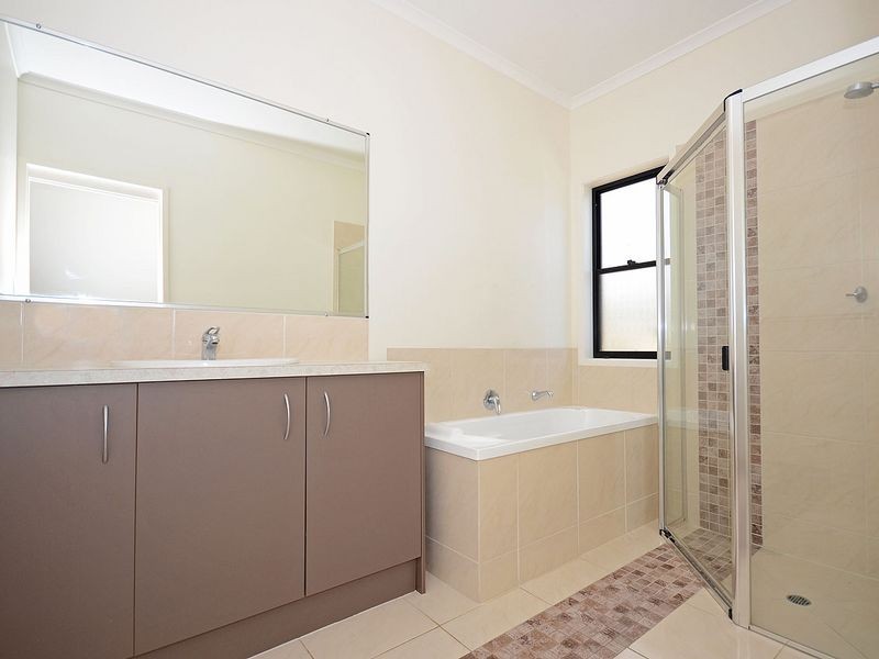 15 Lady Nelson Drive, Eli Waters QLD 4655