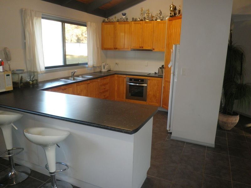 16 Island Close, Burrum Heads QLD 4659