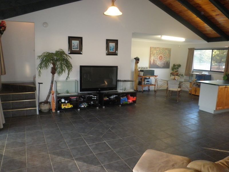 16 Island Close, Burrum Heads QLD 4659