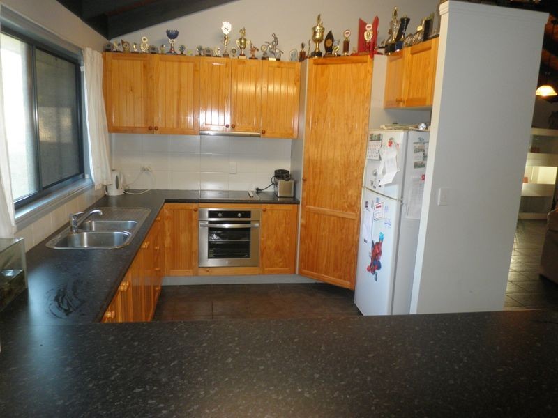 16 Island Close, Burrum Heads QLD 4659
