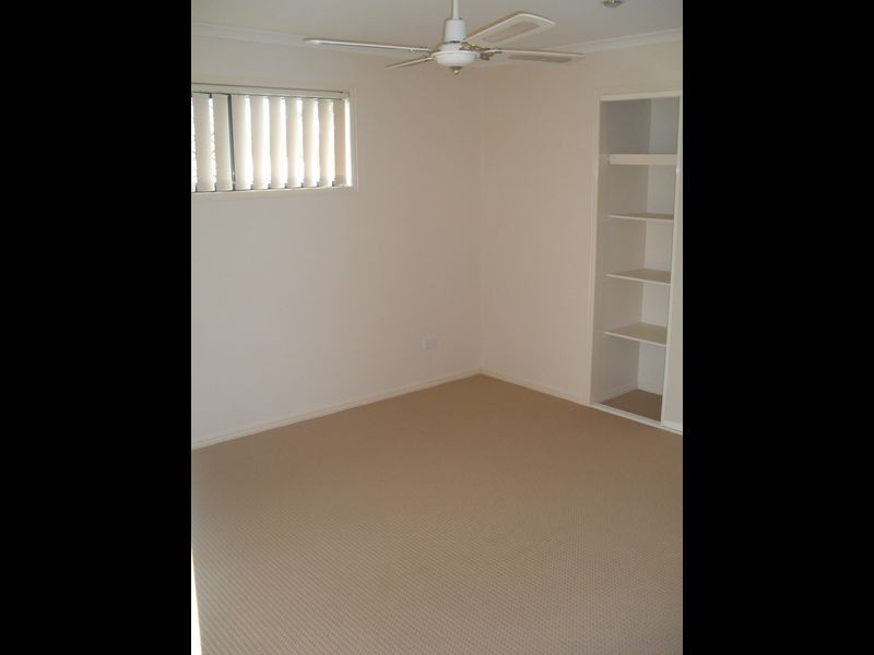 7 Ivybird Ct, Torquay QLD 4655