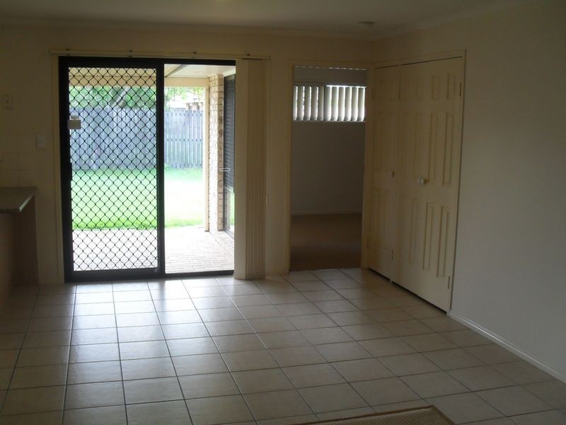 7 Ivybird Ct, Torquay QLD 4655