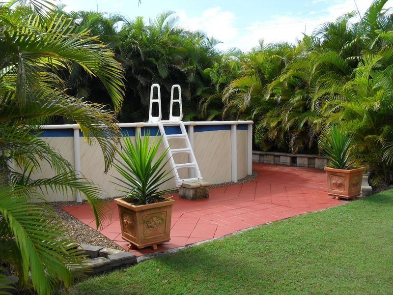 1 Oakes Drive, Burrum Heads QLD 4659