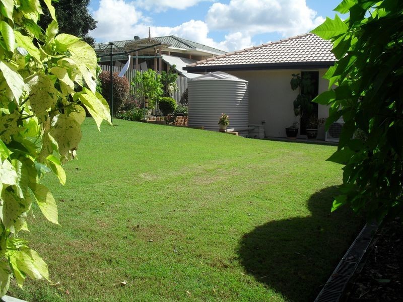 10 Neisler Crt, Kawungan QLD 4655