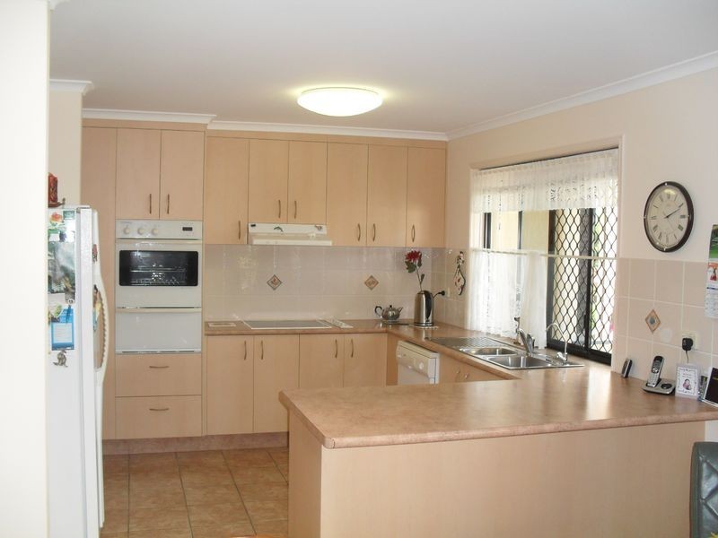 10 Neisler Crt, Kawungan QLD 4655