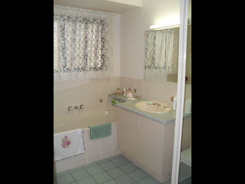 10 Neisler Crt, Kawungan QLD 4655