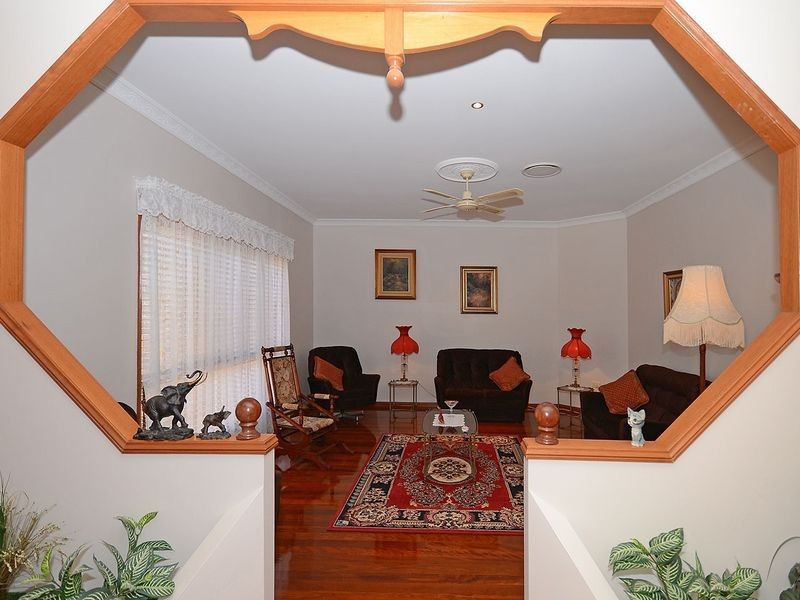 8 Hoberg Ct, Kawungan QLD 4655