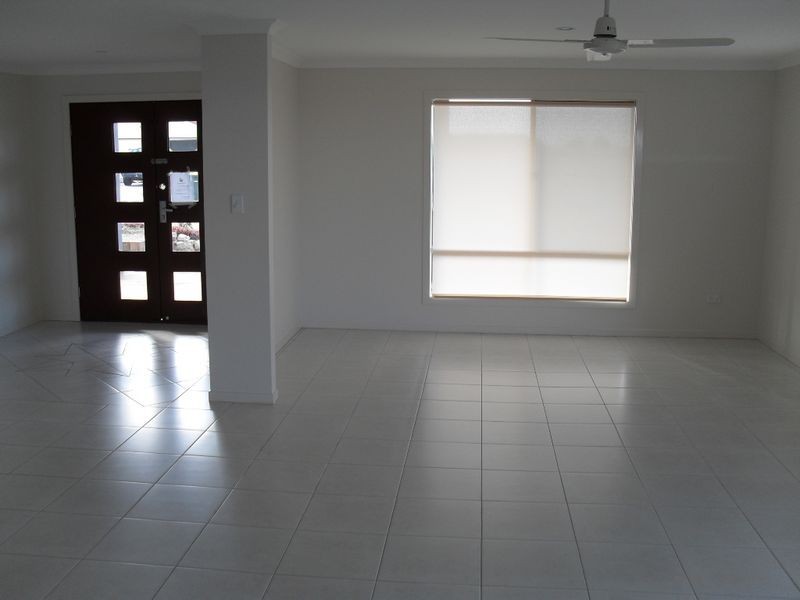 24 Teresa St, Nikenbah QLD 4655