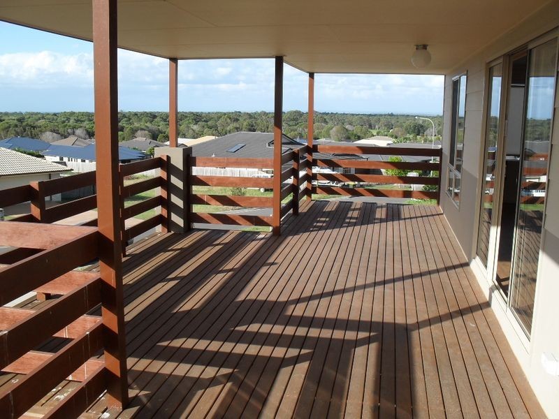 24 Teresa St, Nikenbah QLD 4655