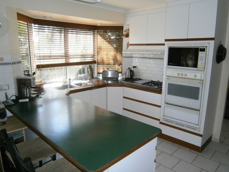 4 Tudor Avenue, Urraween QLD 4655