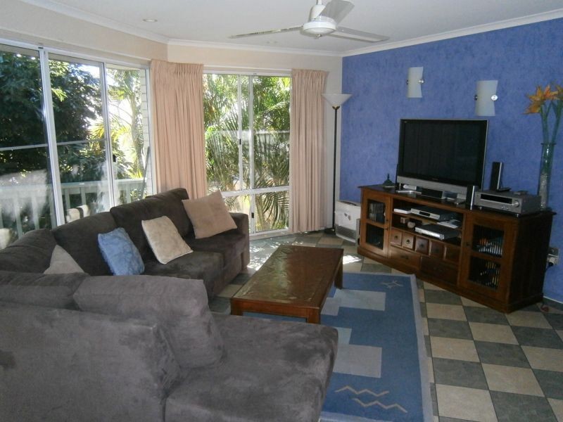 4 Tudor Avenue, Urraween QLD 4655