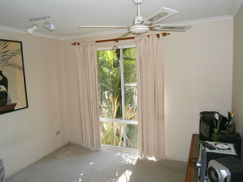 4 Tudor Avenue, Urraween QLD 4655