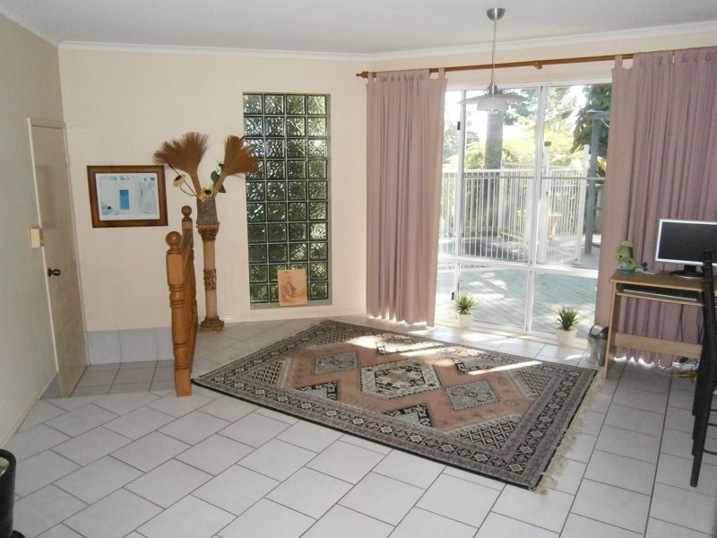 4 Tudor Avenue, Urraween QLD 4655