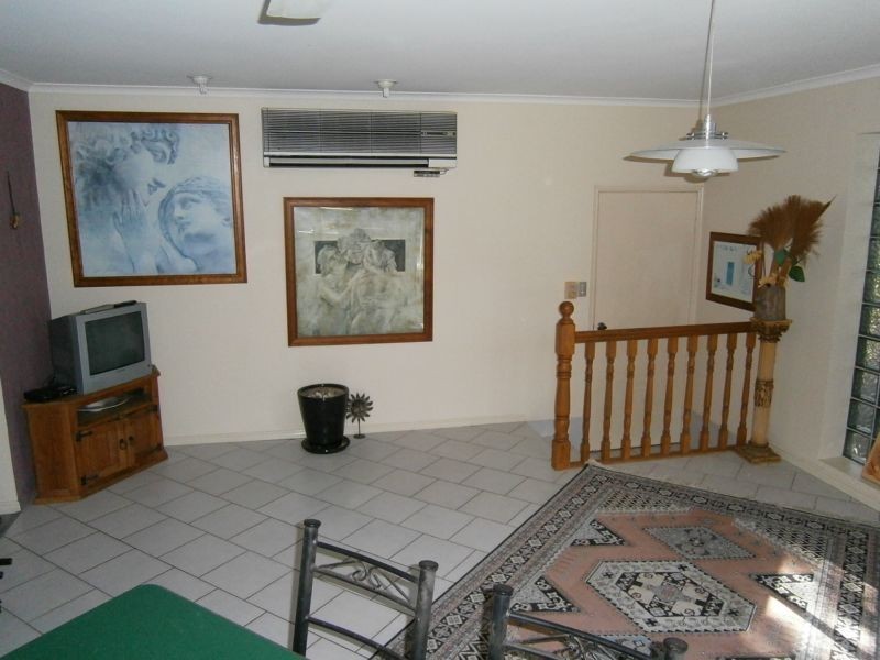 4 Tudor Avenue, Urraween QLD 4655