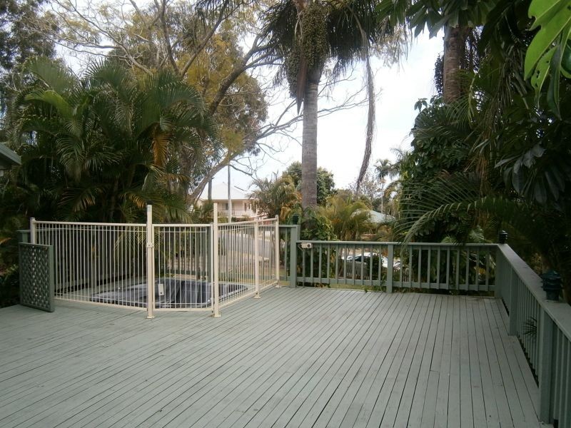 4 Tudor Avenue, Urraween QLD 4655