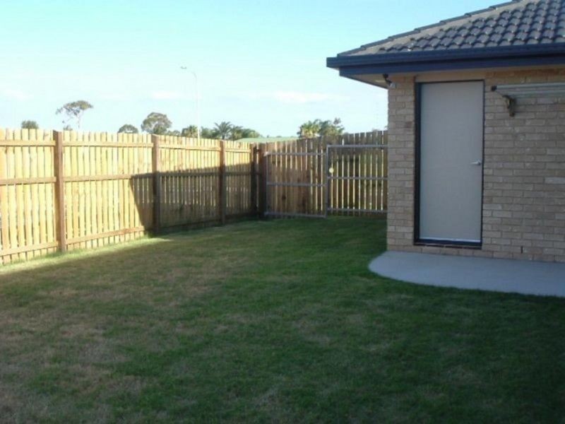 15 Spinnaker Dr, Point Vernon QLD 4655