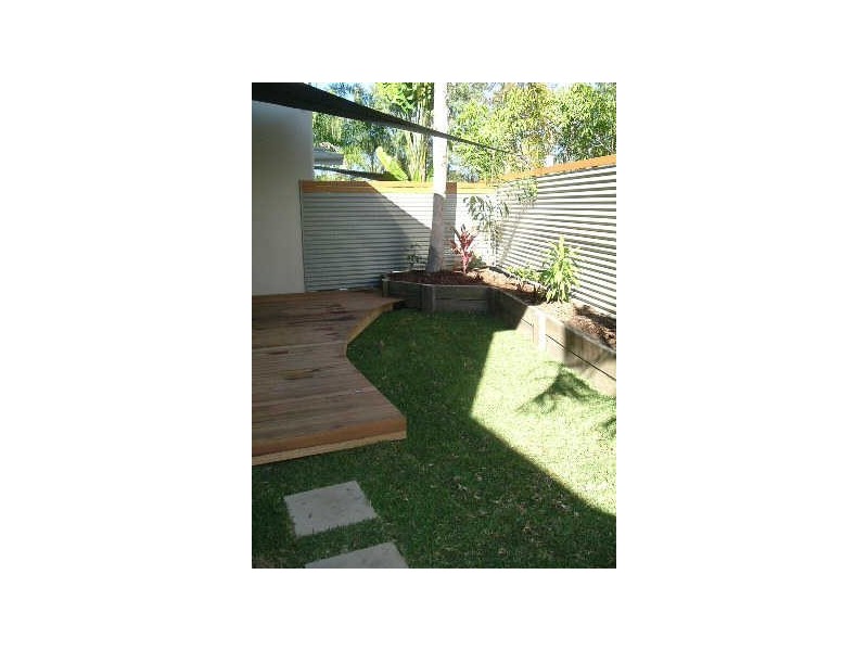 8/187 Torquay Road, Torquay QLD 4655