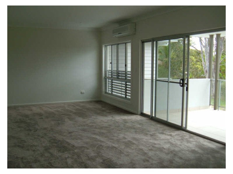 2/542 Esplanade, Urangan QLD 4655