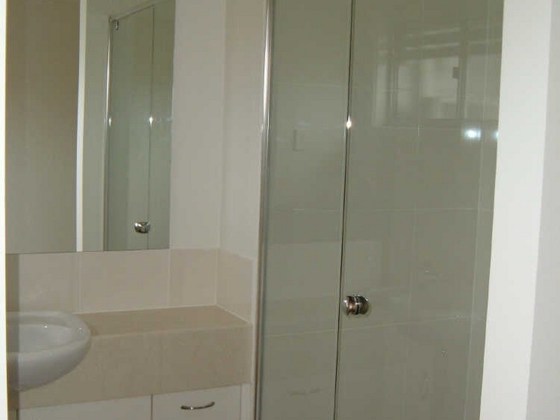 2/542 Esplanade, Urangan QLD 4655